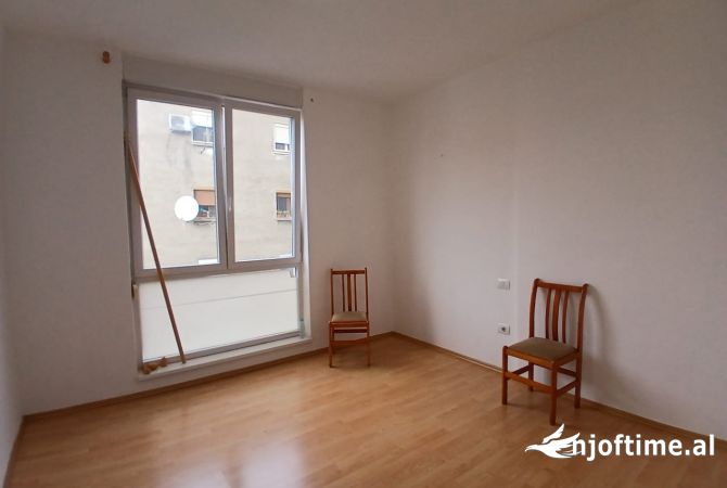 Shtepi me qera 2+1 ne Tirane - 700 Euro
