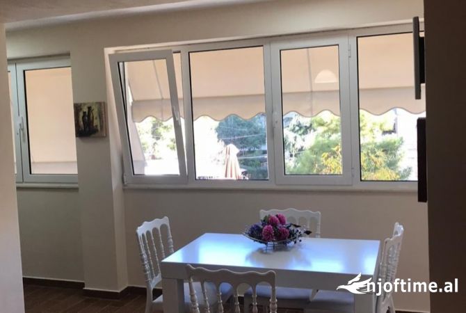 Shtepi me qera Apartament ne Tirane, 2+1, Mobilimi E mobiluar, Pagesa 600  Euro.