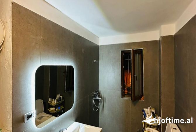 Shtepi me qera 2+1 ne Tirane - 50,000 Leke