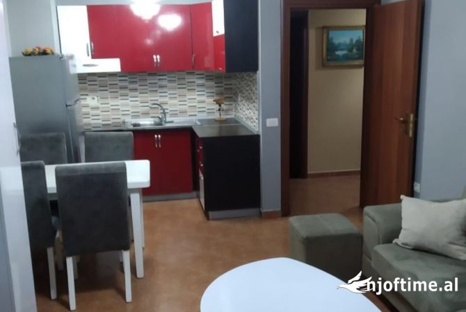 Shtepi me qera 2+1 ne Tirane - 450 Euro