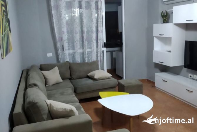 Shtepi me qera 2+1 ne Tirane - 450 Euro