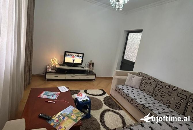 Shtepi me qera 2+1 ne Tirane - 45,000 Leke