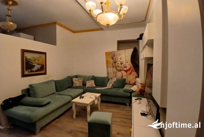 Shtepi me qera Apartament ne Tirane, 2+1, Mobilimi E mobiluar, Pagesa 570  Euro.