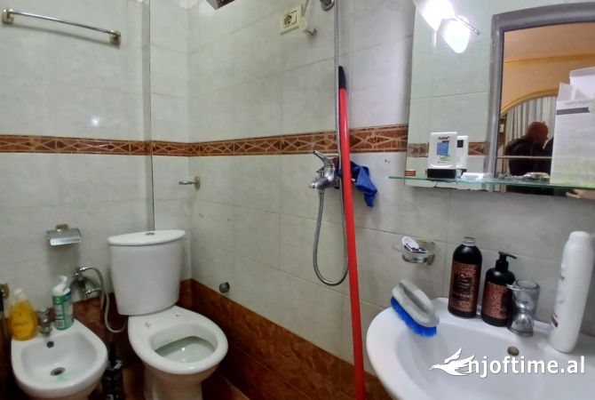 Shtepi me qera Apartament ne Tirane, 2+1, Mobilimi E mobiluar, Pagesa 570  Euro.