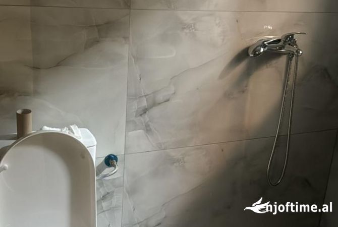 Shtepi me qera Apartament ne Tirane, Garsoniere, Mobilimi E mobiluar, Pagesa 45,000  Leke.