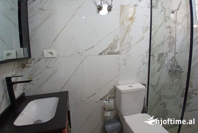 Shtepi me qera Apartament ne Tirane, 2+1, Mobilimi E mobiluar, Pagesa 600  Euro.