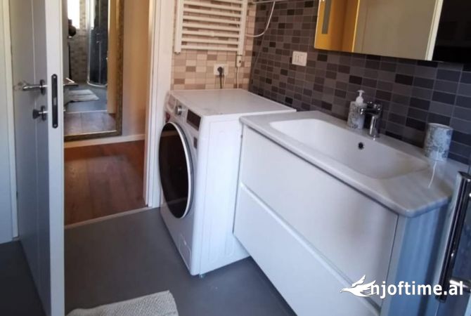 Shtepi ne shitje Apartament ne Tirane, 1+1, Mobilimi E mobiluar, Pagesa 160,000  Euro.