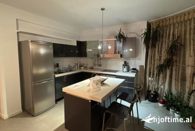 Shtepi me qera 3+1 ne Tirane - 800 Euro