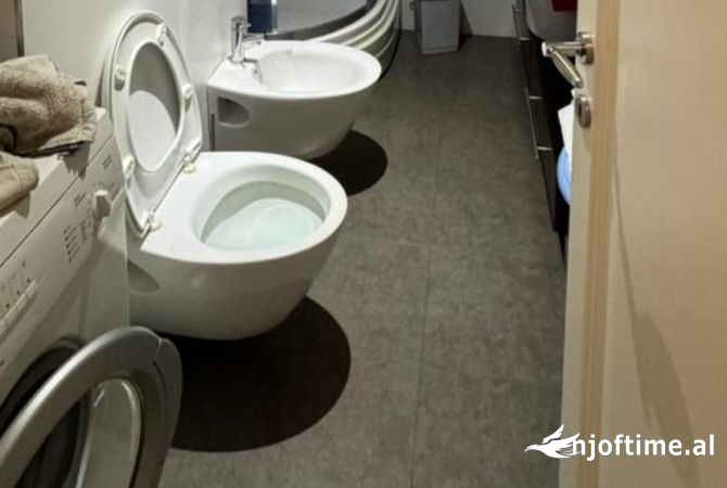 Shtepi me qera Apartament ne Tirane, 3+1, Mobilimi E mobiluar, Pagesa 800  Euro.