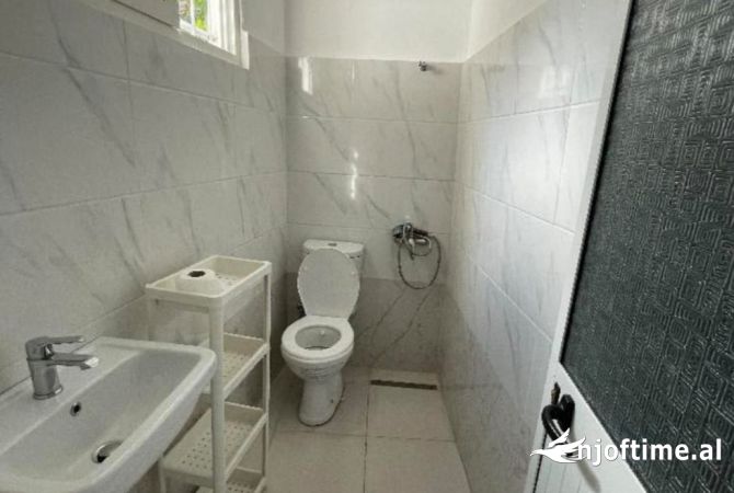 Shtepi me qera Apartament ne Tirane, 2+1, Mobilimi E mobiluar, Pagesa 90,000  Leke.