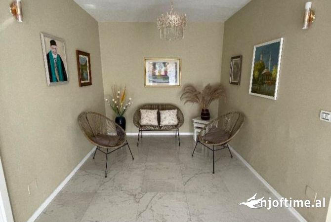 Shtepi me qera Apartament ne Tirane, 2+1, Mobilimi E mobiluar, Pagesa 90,000  Leke.