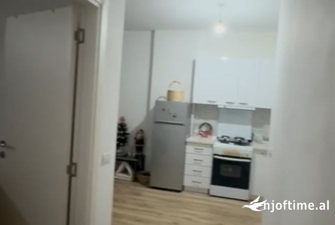 Shtepi ne shitje Apartament ne Tirane, 1+1, Mobilimi E mobiluar, Pagesa 145,000  Euro.