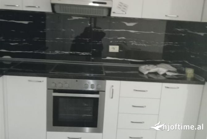 Shtepi me qera Apartament ne Tirane, 2+1, Mobilimi E mobiluar, Pagesa 600  Euro.