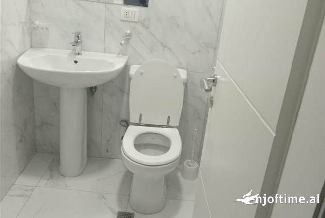 Shtepi me qera Apartament ne Tirane, 2+1, Mobilimi E mobiluar, Pagesa 600  Euro.