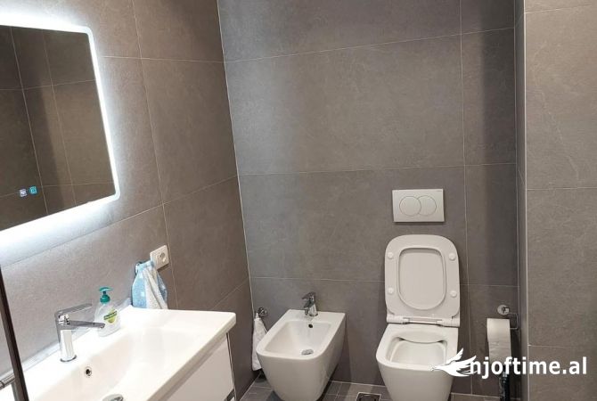 Shtepi me qera Apartament ne Tirane, 2+1, Mobilimi E mobiluar, Pagesa 1,000  Euro.