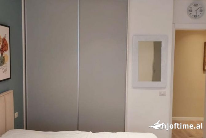 Shtepi me qera Apartament ne Tirane, 2+1, Mobilimi E mobiluar, Pagesa 1,000  Euro.