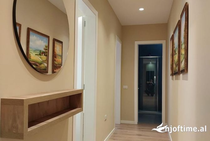 Shtepi me qera Apartament ne Tirane, 2+1, Mobilimi E mobiluar, Pagesa 1,000  Euro.