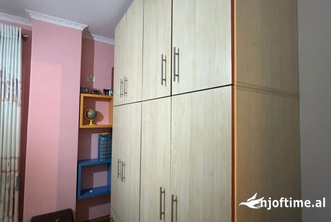 Shtepi me qera Apartament ne Tirane, 2+1, Mobilimi E mobiluar, Pagesa 600  Euro.