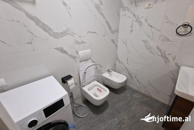 Shtepi me qera Apartament ne Tirane, 2+1, Mobilimi E mobiluar, Pagesa 650  Euro.