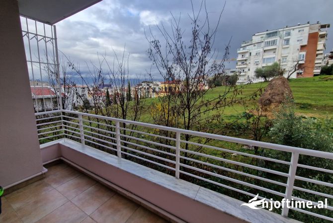 Shtepi me qera Apartament ne Tirane, 2+1, Mobilimi E mobiluar, Pagesa 650  Euro.