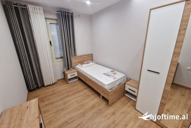 Shtepi me qera Apartament ne Tirane, 2+1, Mobilimi E mobiluar, Pagesa 650  Euro.