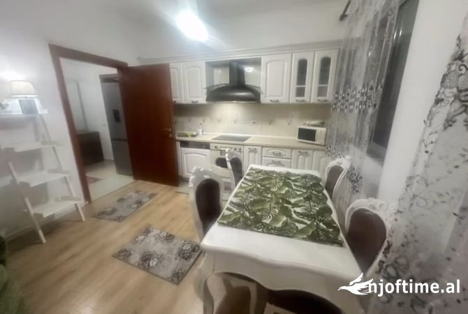 Shtepi me qera 1+1 ne Tirane - 330 Euro