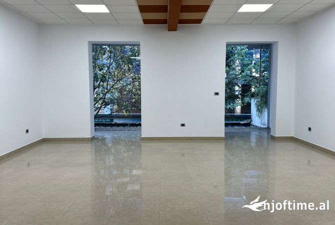 Ne zemer te Bllokut  Apartament  per zyre me qera