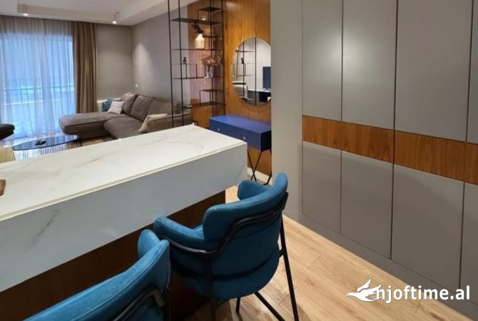 Shtepi me qera 2+1 ne Tirane - 1,000 Euro