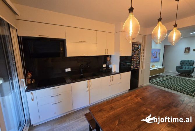 Shtepi ne shitje 2+1 ne Tirane - 250,000 Euro