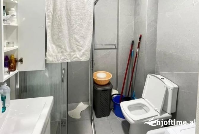 Shtepi ne shitje Apartament ne Tirane, 2+1, Mobilimi E mobiluar, Pagesa 145,000  Euro.