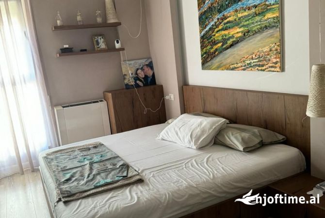 Shtepi ne shitje Apartament ne Tirane, 2+1, Mobilimi E mobiluar, Pagesa 210,000  Euro.