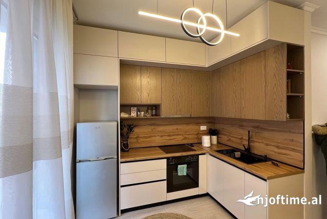 Shtepi me qera Apartament ne Tirane, 1+1, Mobilimi E mobiluar, Pagesa 600  Euro.