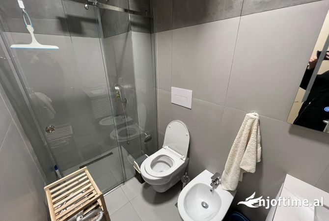 Shtepi me qera Apartament ne Tirane, 1+1, Mobilimi E mobiluar, Pagesa 600  Euro.
