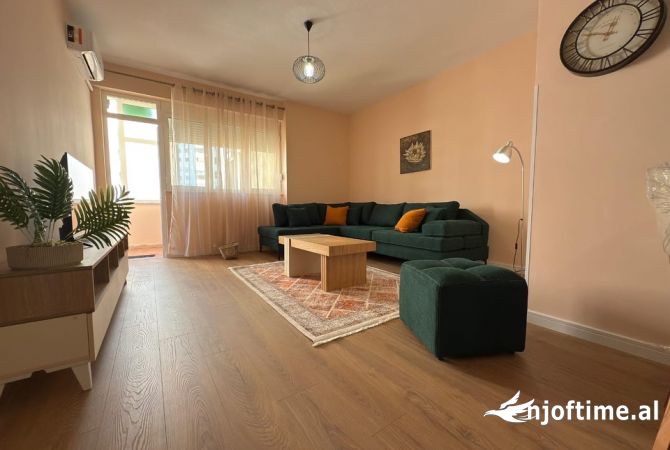 Shtepi me qera 2+1 ne Tirane - 800 Euro