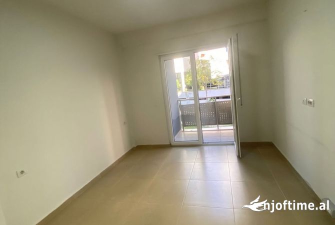 Ambient biznesi me qera 1+1 ne Tirane - 1,000 Euro