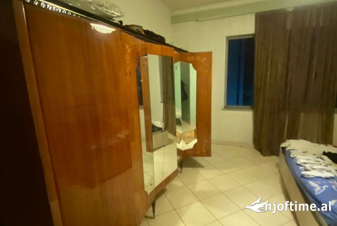 Shtepi me qera 2+1 ne Tirane - 400 Euro