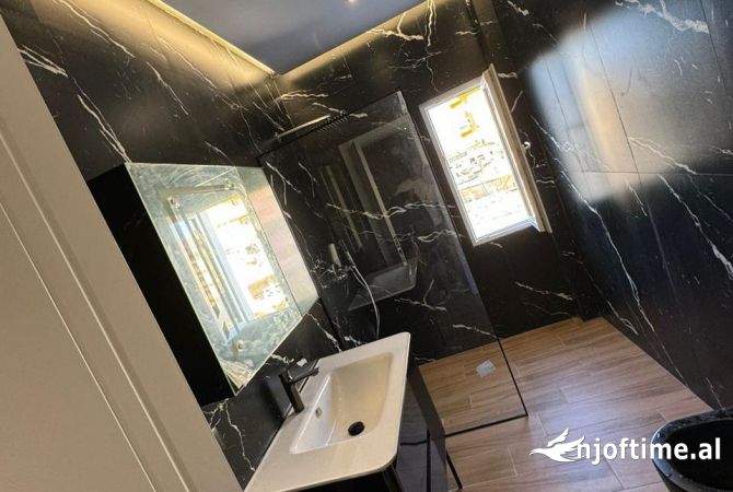 Shtepi me qera Apartament ne Tirane, 1+1, Mobilimi E mobiluar, Pagesa 750  Euro.