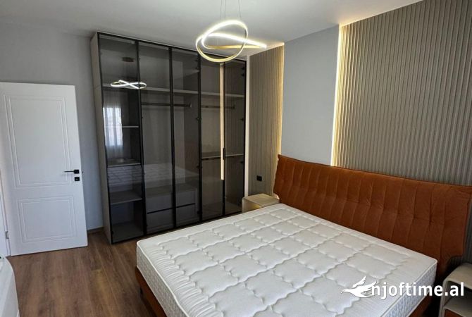 Shtepi me qera Apartament ne Tirane, 1+1, Mobilimi E mobiluar, Pagesa 750  Euro.