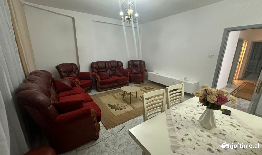 Shtepi me qera Apartament ne Tirane, 2+1, Mobilimi E mobiluar, Pagesa 550  Euro.