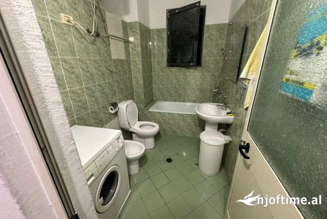 Shtepi me qera Apartament ne Tirane, 2+1, Mobilimi E mobiluar, Pagesa 550  Euro.