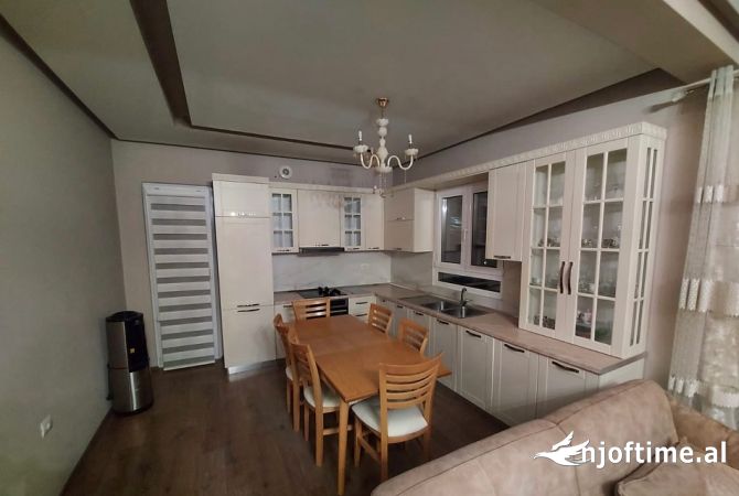 Shtepi me qera 2+1 ne Tirane - 500 Euro