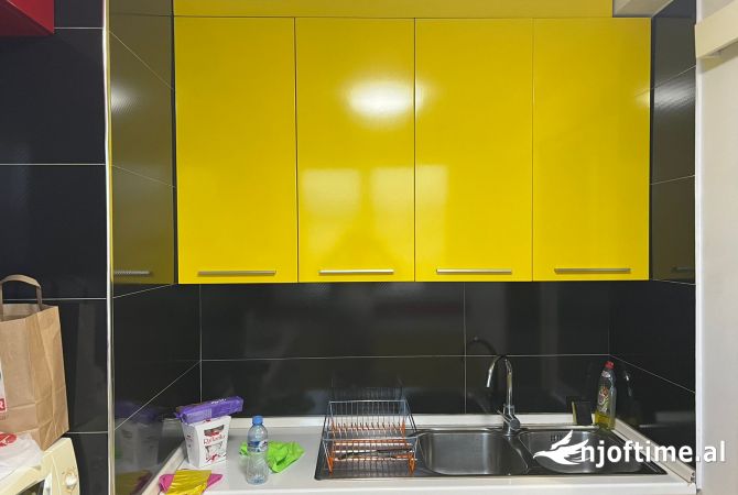 Shtepi me qera Apartament ne Tirane, 3+1, Mobilimi E mobiluar, Pagesa 1,000  Euro.