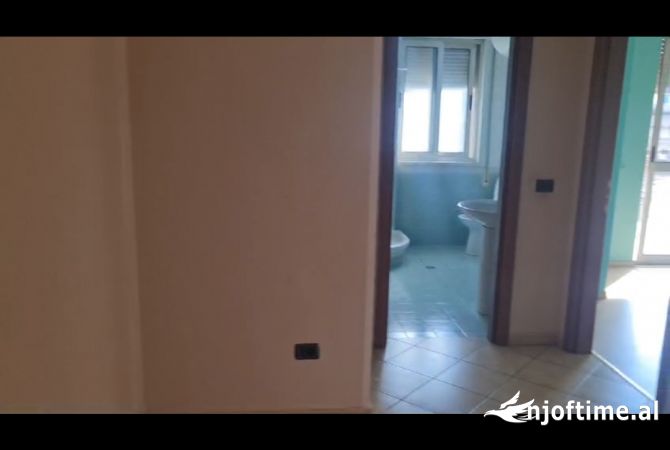 Shtepi me qera 2+1 ne Tirane - 480 Euro