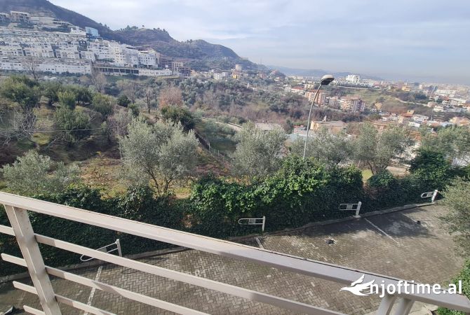 Shtepi ne shitje Apartament ne Tirane, 2+1, Mobilimi E mobiluar, Pagesa 300,000  Euro.