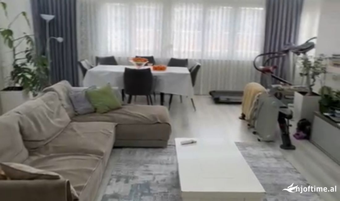 Shtepi ne shitje Apartament ne Tirane, 3+1, Mobilimi E mobiluar, Pagesa 200,000  Euro.