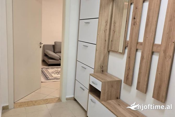 Shtepi me qera 1+1 ne Tirane - 50,000 Leke