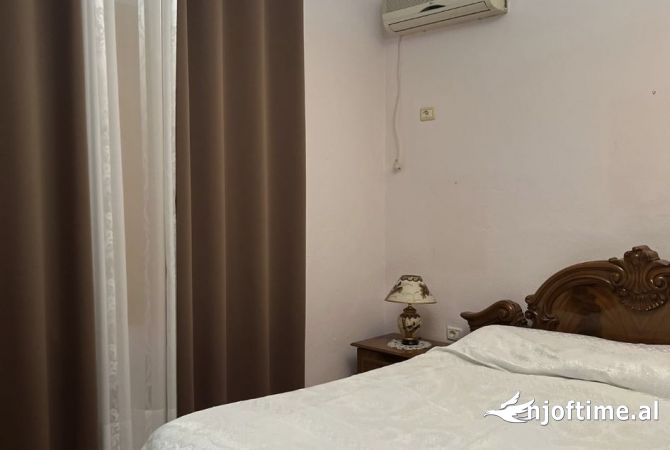 Shtepi me qera Apartament ne Tirane, 2+1, Mobilimi E mobiluar, Pagesa 45,000  Leke.
