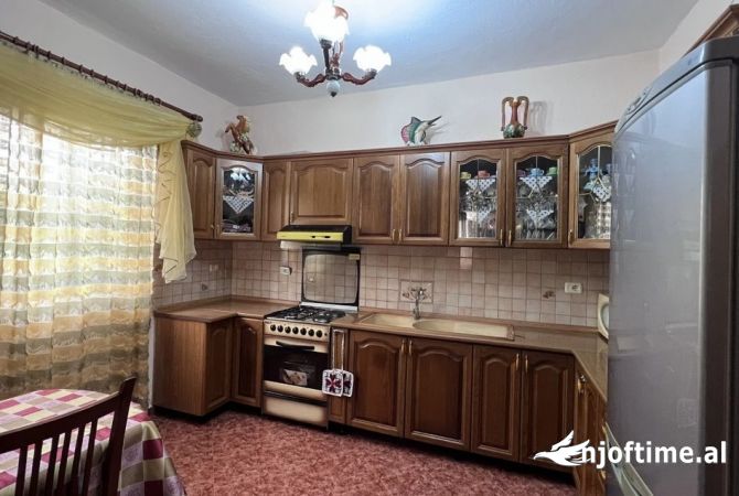 Shtepi me qera 2+1 ne Tirane - 45,000 Leke