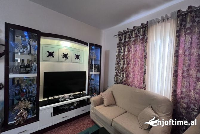 Shtepi me qera 2+1 ne Tirane - 45,000 Leke