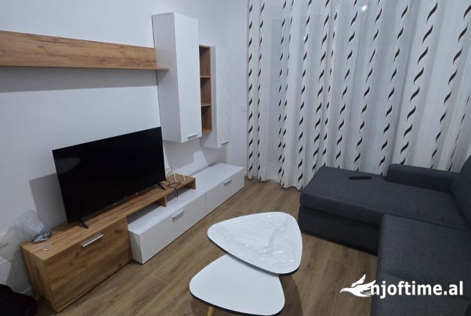Shtepi me qera 1+1 ne Tirane - 40,000 Leke